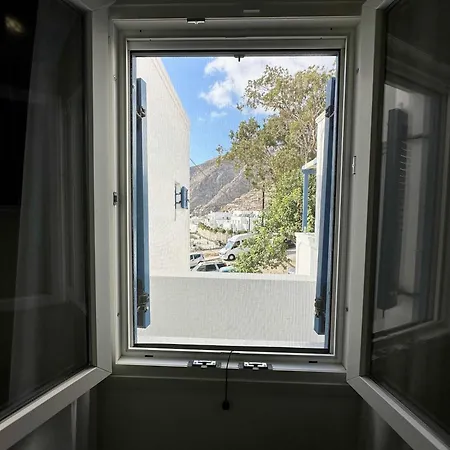 Serenite Santorini Getaway Offering 2 Bedrooms And Stunning Sea Views Апартаменты