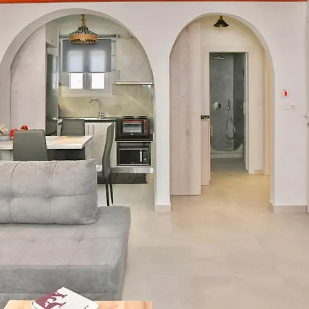 Serenite Santorini Getaway Offering 2 Bedrooms And Stunning Sea Views *