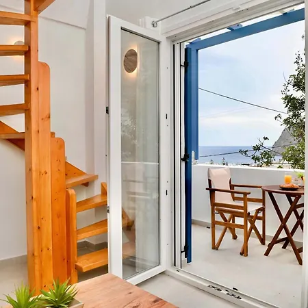 Serenite Santorini Getaway Offering 2 Bedrooms And Stunning Sea Views *