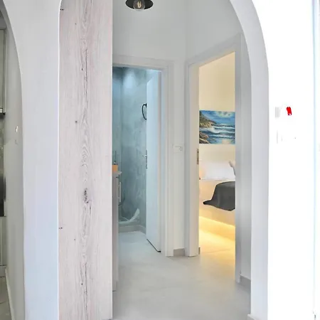 Апартаменты Serenite Santorini Getaway Offering 2 Bedrooms And Stunning Sea Views *
