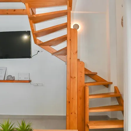 Serenite Santorini Getaway Offering 2 Bedrooms And Stunning Sea Views דירה *